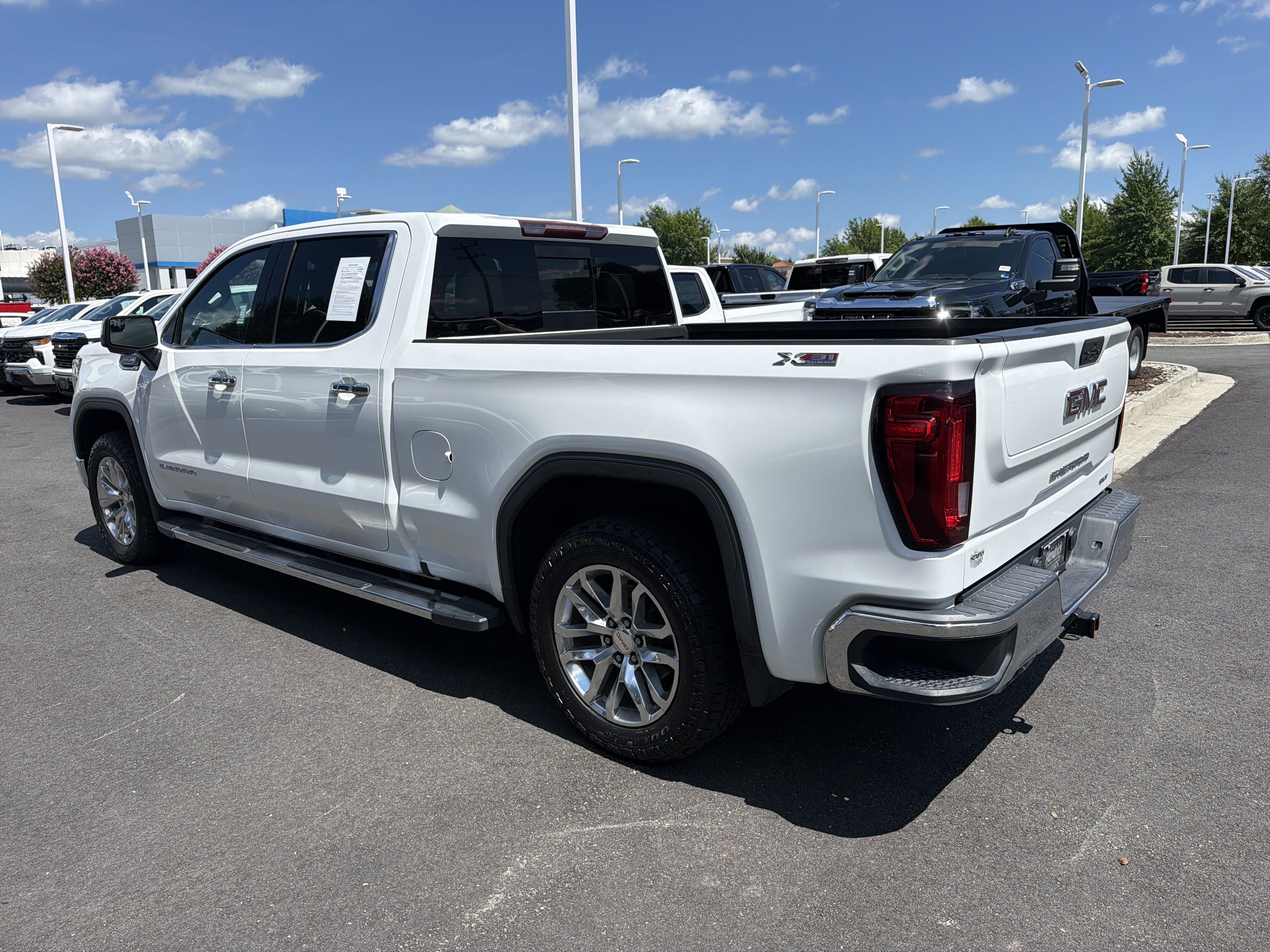 Used 2021 GMC Sierra 1500 SLT w/ SLT Premium Package AWD/4WD image 7