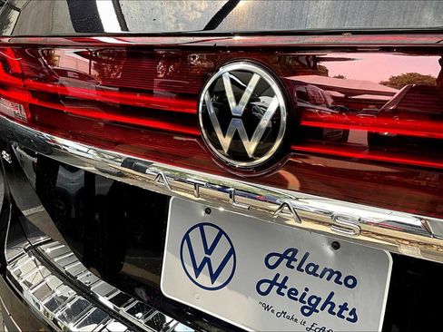 New 2026 Volkswagen Atlas SE FWD image 15