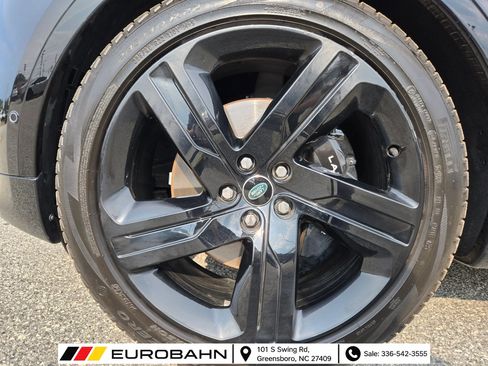 Used 2024 Land Rover Discovery Metropolitan Edition AWD/4WD image 34