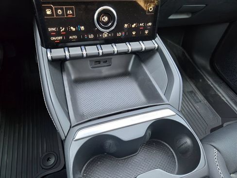Used 2026 GMC Terrain Denali w/ LPO, Floor Liner Package AWD/4WD image 18