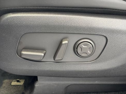 Used 2026 Kia Carnival FWD image 23
