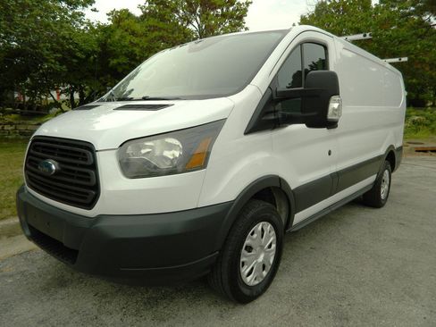 Used 2017 Ford Transit 250 130 Low Roof image 1