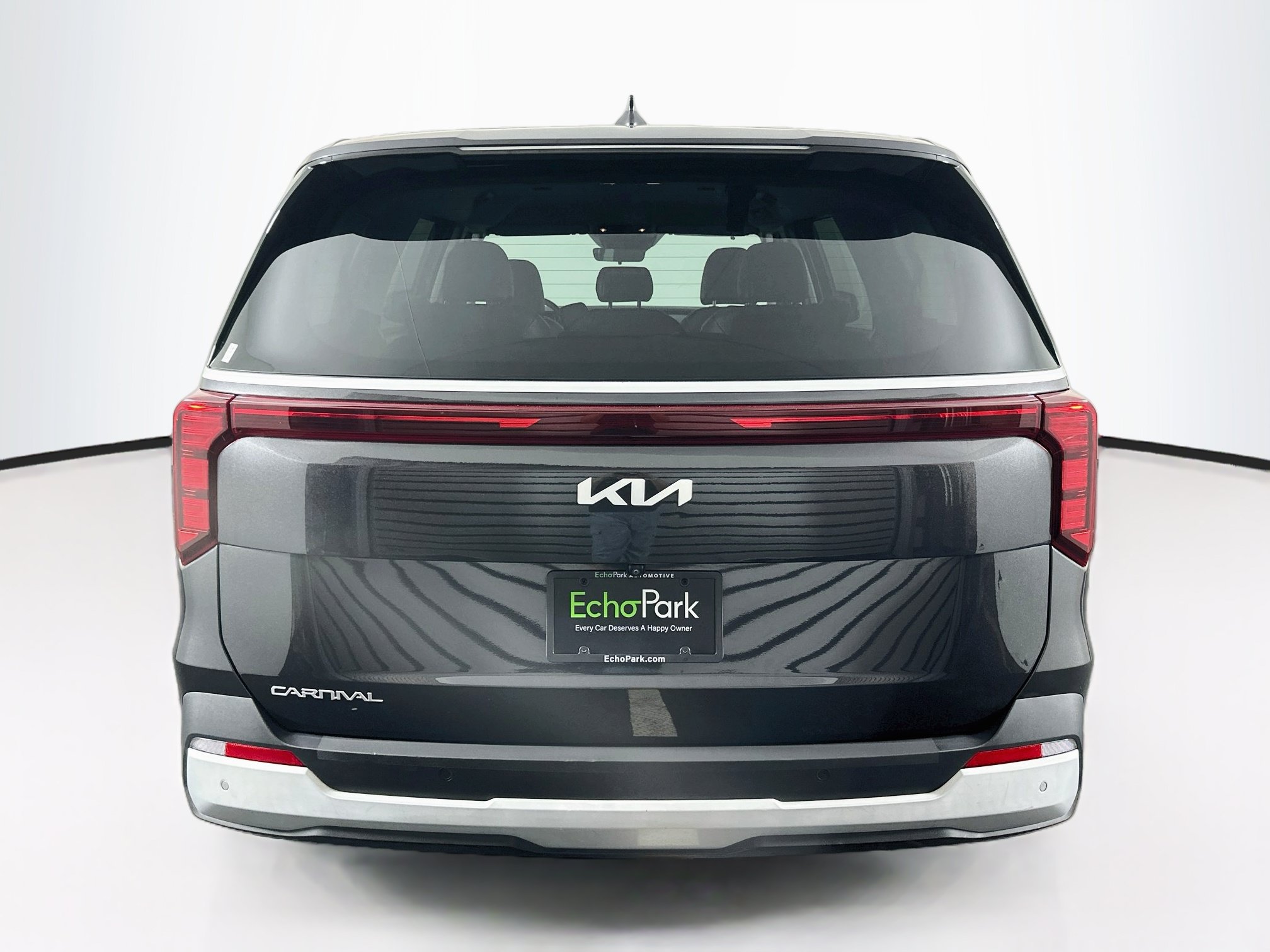 Used 2025 Kia Carnival FWD image 7