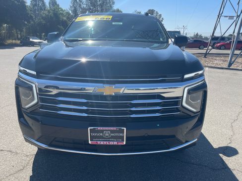 Used 2025 Chevrolet Tahoe LT AWD/4WD image 2