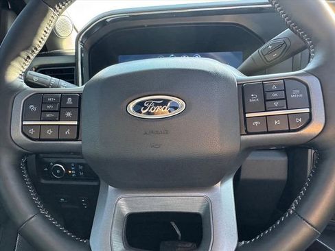 Used 2024 Ford F250 Lariat w/ Lariat Ultimate Package AWD/4WD image 17