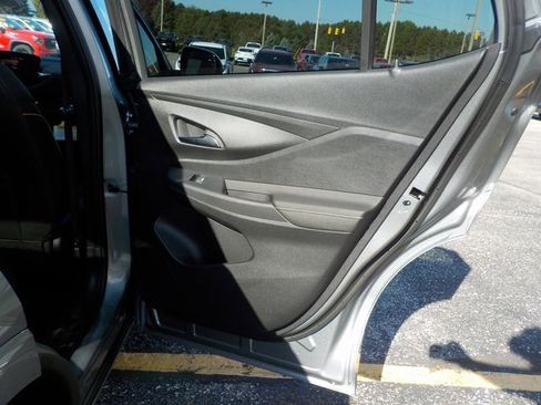 New 2025 Buick Envista Avenir image 19