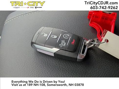 New 2026 RAM 1500 4x4 Crew Cab image 27