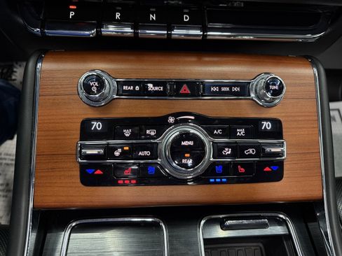 Used 2020 Lincoln Aviator Reserve w/ Equipment Group 201A image 19