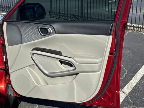 Used 2021 Kia Soul LX image 15