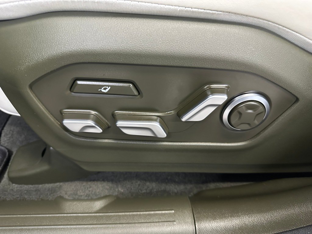 Used 2024 Hyundai Santa Fe Calligraphy FWD image 6
