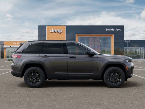 New 2026 Jeep Grand Cherokee Altitude AWD/4WD image 22