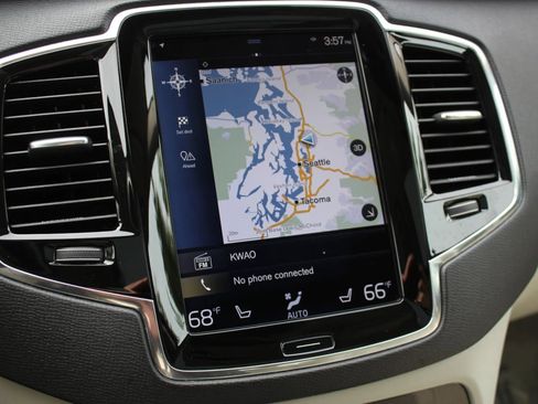 Used 2016 Volvo XC90 T6 Momentum AWD/4WD image 15