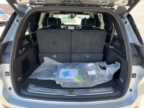 New 2025 Jeep Grand Cherokee L Overland w/ Trailer Tow Package image 27