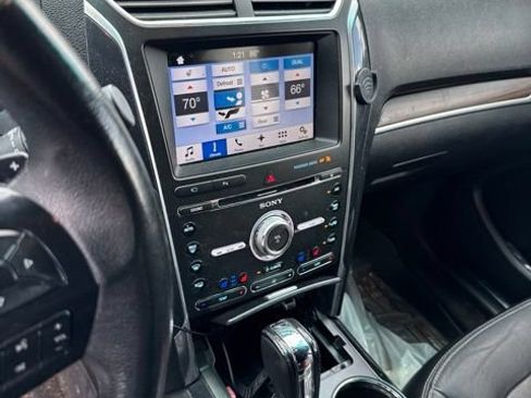 Used 2017 Ford Explorer Limited AWD/4WD image 6