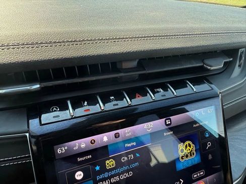 Used 2024 Jeep Grand Cherokee Limited image 16