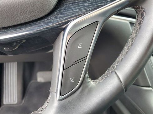 Used 2025 Cadillac XT5 Premium Luxury image 14