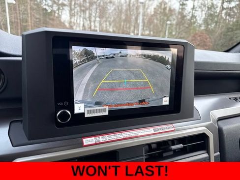 Used 2025 Toyota Tacoma SR5 AWD/4WD image 16