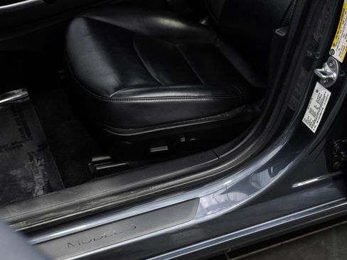 Used 2020 Tesla Model 3 Long Range image 32