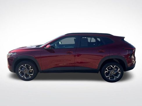 Used 2025 Chevrolet Trax LT w/ LT Convenience Package FWD image 6