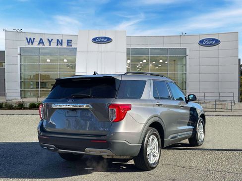 Certified 2022 Ford Explorer XLT w/ Equipment Group 202A image 5