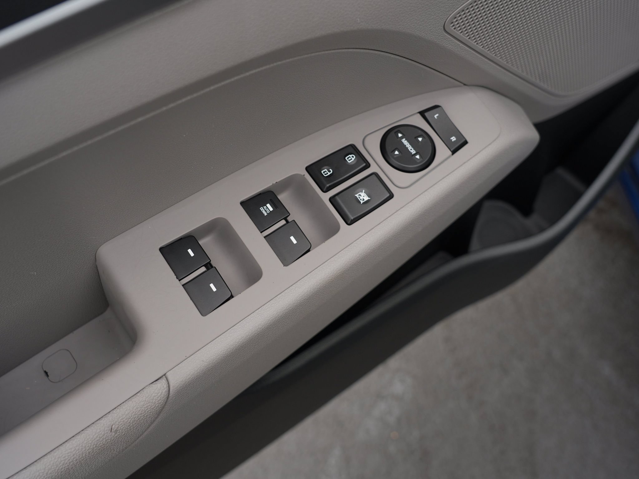Used 2019 Hyundai Elantra SE FWD image 17