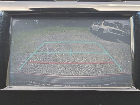 Used 2019 Toyota Camry SE FWD image 21