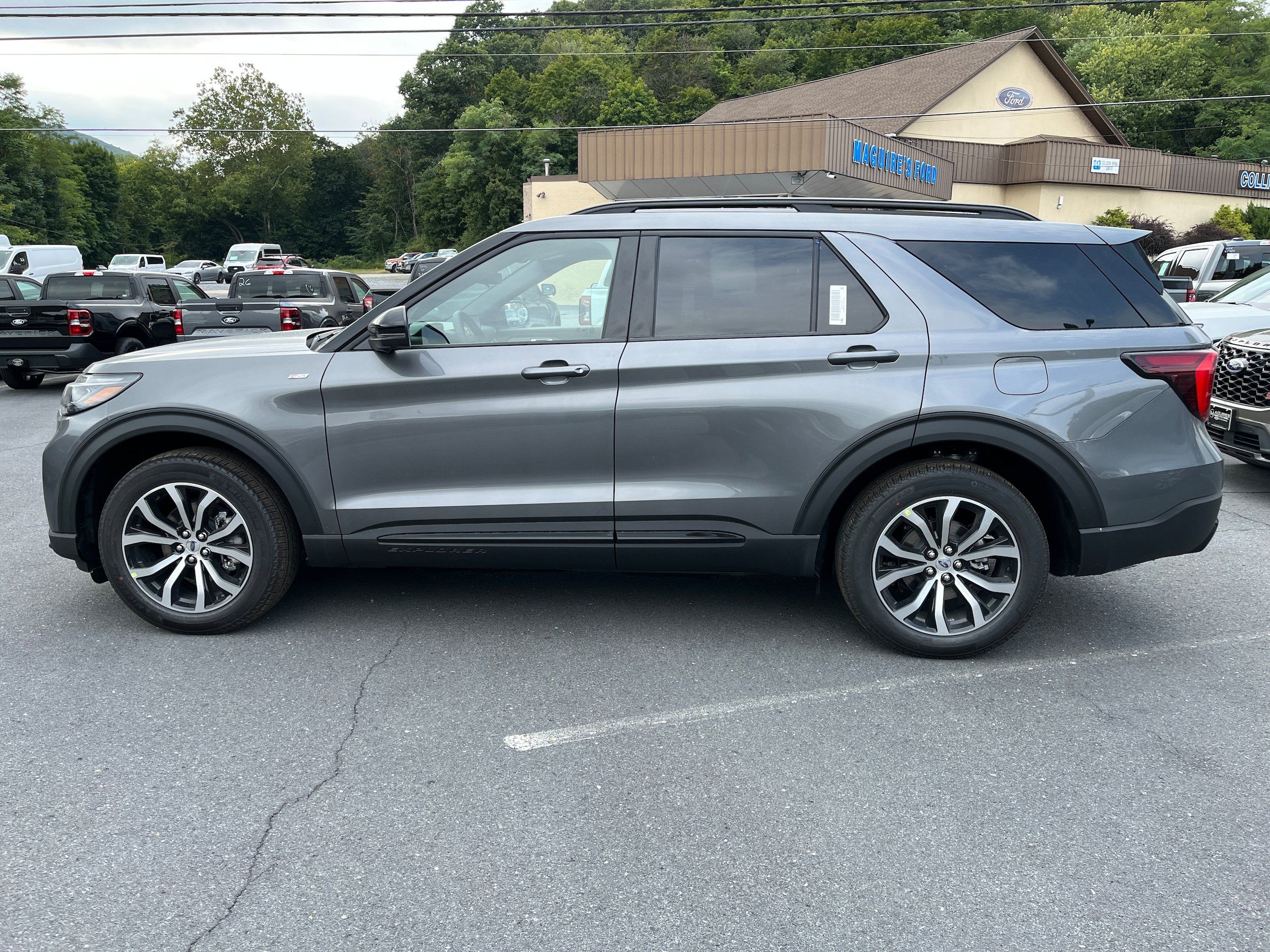New 2027 Ford Explorer ST-Line AWD/4WD image 11