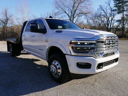 Used 2026 RAM 3500 Big Horn w/ Laramie Trim Package image 4