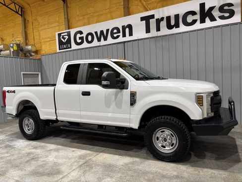 Used 2019 Ford F250 XL w/ XL Value Package AWD/4WD image 3