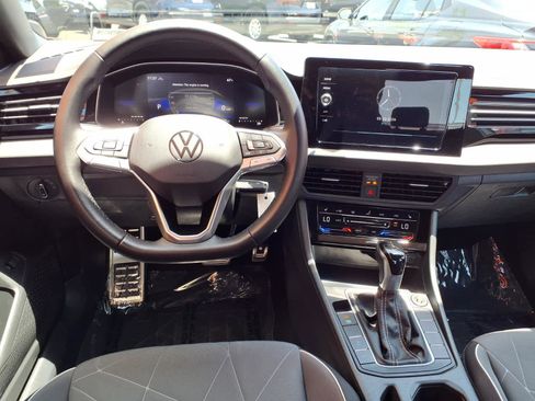 Used 2025 Volkswagen Jetta Sport FWD image 8