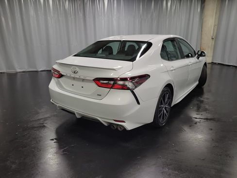 Used 2023 Toyota Camry SE FWD image 8