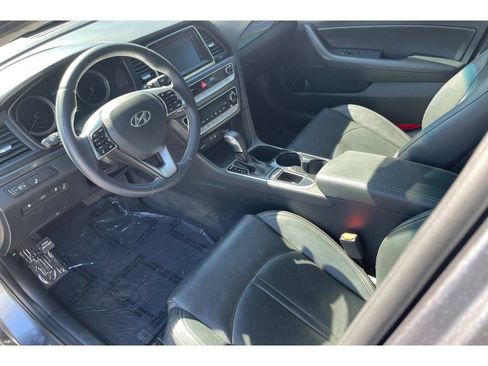 Used 2018 Hyundai Sonata Limited image 10