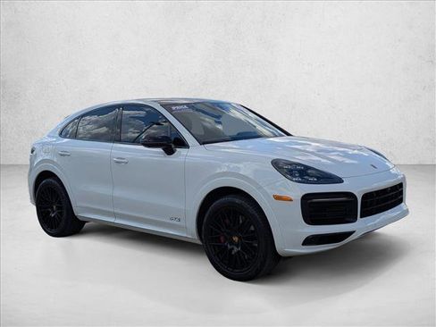 Used 2023 Porsche Cayenne GTS image 3