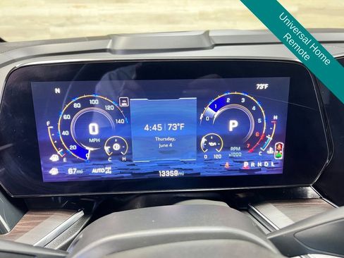 Used 2025 Chevrolet Suburban Z71 w/ Comfort Package AWD/4WD image 10