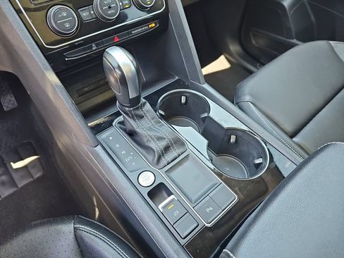Used 2023 Volkswagen Atlas SE w/ Panoramic Sunroof Package FWD image 30