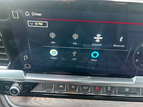 Used 2024 GMC Sierra 1500 SLT image 15