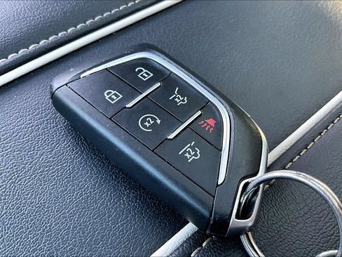 Used 2023 Cadillac Escalade Premium Luxury RWD image 10