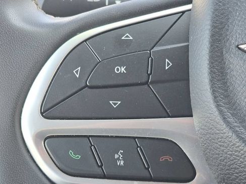 Used 2022 Chrysler Voyager LX FWD image 19