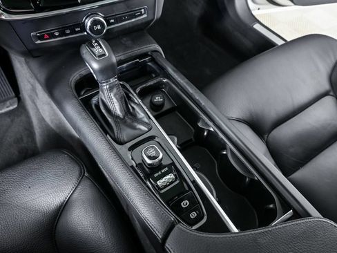 Used 2018 Volvo S90 T5 Momentum w/ Convenience Package AWD/4WD image 18