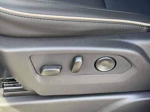 New 2026 GMC Yukon XL Elevation image 20