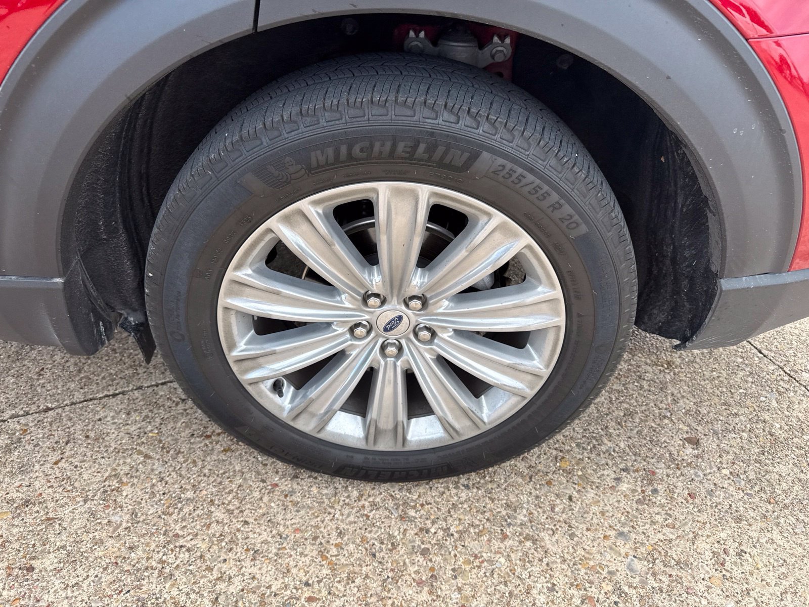 Used 2023 Ford Explorer Limited w/ Limited Technology Package RWD image 10