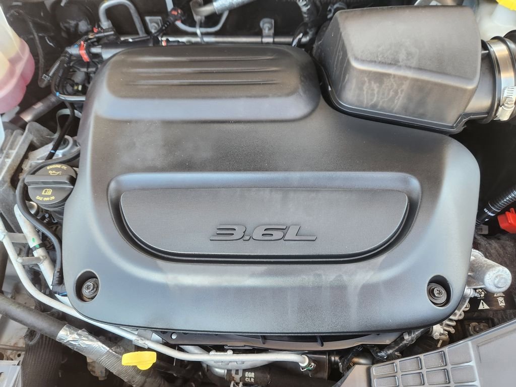 Used 2024 Chrysler Pacifica Touring-L FWD image 30
