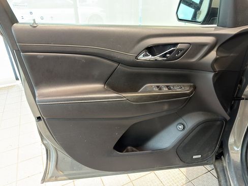 Used 2019 GMC Acadia SLT FWD image 13