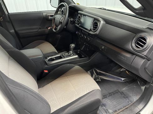 Used 2023 Toyota Tacoma TRD Off-Road image 19