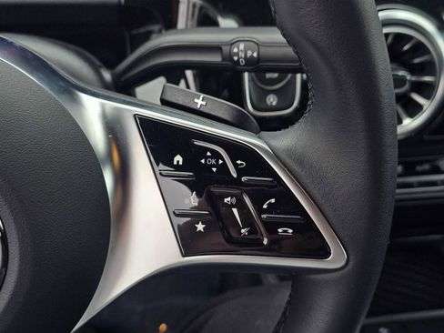 Used 2025 Mercedes-Benz GLA 250 image 36