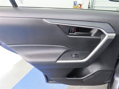 Used 2025 Toyota RAV4 LE AWD/4WD image 29