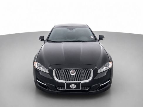 Used 2015 Jaguar XJ RWD image 2