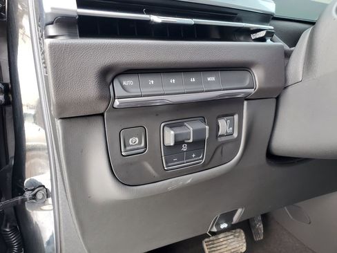 Certified 2025 Cadillac Escalade Sport image 21