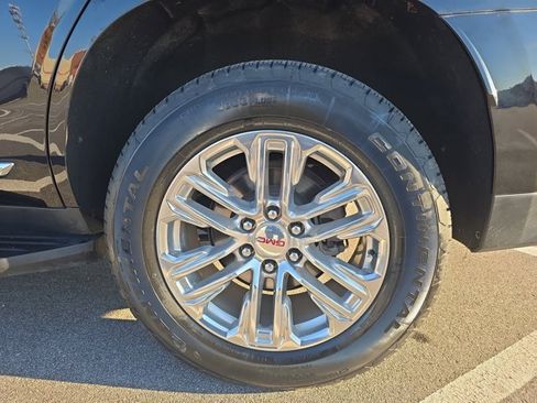 Used 2022 GMC Yukon SLT w/ SLT Premium Package image 34