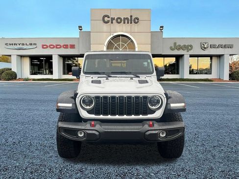 Used 2025 Jeep Gladiator Rubicon w/ Convenience Group AWD/4WD image 8
